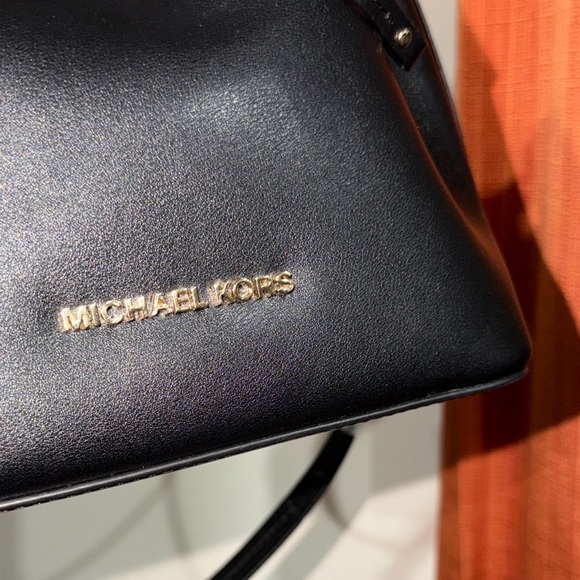 ‼️Michael Kors Black Leather Eden Bucket Bag Shoulder Bag - Picture 8 of 10